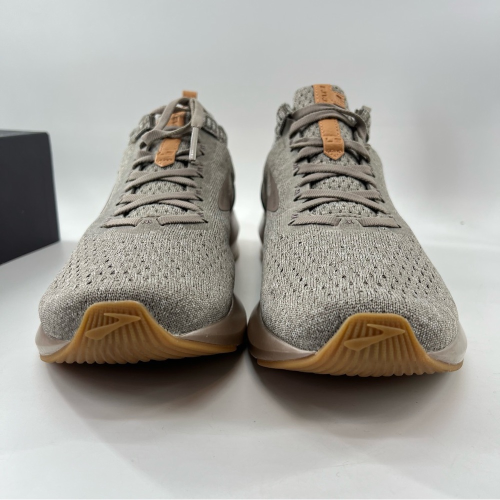 NWOT Brooks Levitate 2 Limited Edition Running Shoes Tan Beige Wood Men 9.5 - Picture 3 of 13